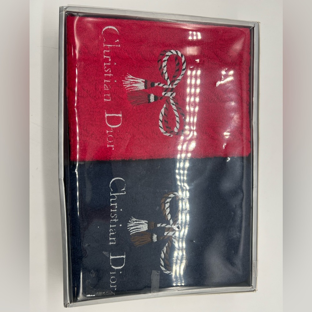 Christian Dior towel set